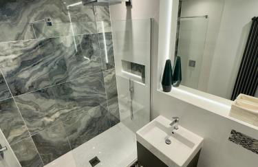 Macbeths Corner - Luxury Apartment with Private Parking - Foto 7