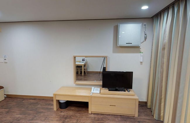 High1 Condominium - Photo 32