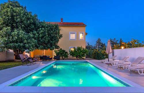 Villa Kutija with heated pool - Foto 1