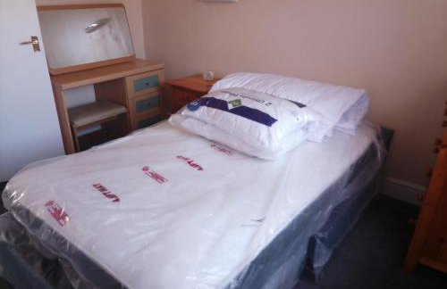 Chalet - Sleeps 4 - Parking - Garden - Foto 6