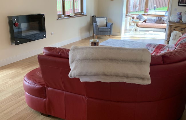 Captivating 4-bed House in West Wales - Photo 6