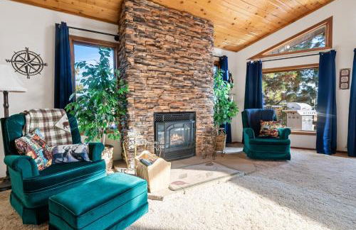 North Shore Lakefront - Spacious Lakefront with Hot Tub, & Game Room - Foto 86