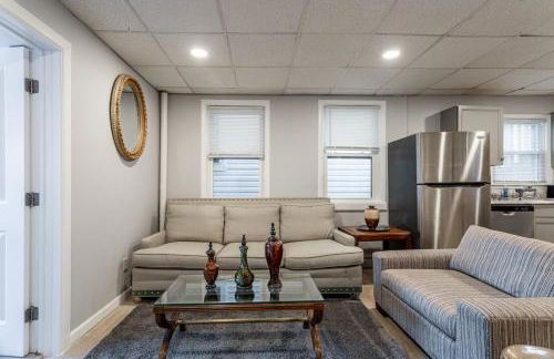 Updated 3BR 2BA Apartment Near NYC Airport - Foto 18