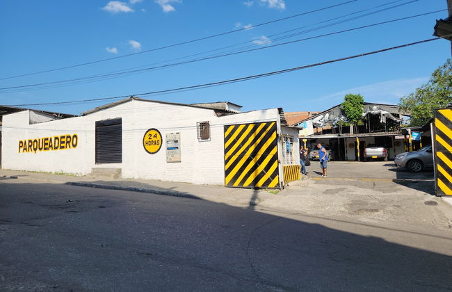 LINDOS APARTAMENTOS CENTRAL JCH RESTREPO - Photo 30