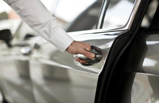 Coche de lujo de día completo con conductor a disposición en Lyon - Foto 3