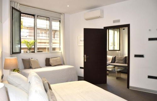 Impecable, nuevo, cómodo, frente al metro Colombia - Photo 15