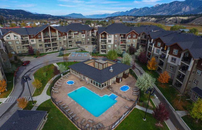 AMAZING 3Br Condo | Heated Pool & Hot Tub | Hm Theatre | Pool Table - Photo 37