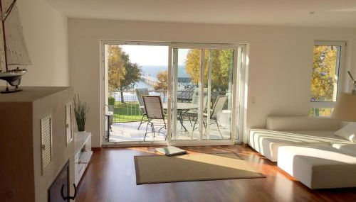 Ferienwohnung Seeblick - exklusive Wohnung in erster Reihe mit Balkon und Seeblick - Photo 2