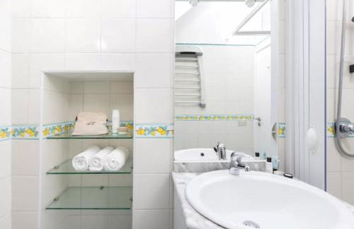 Lovely apt in Sorrento Old town Close to the Beach - Photo 40