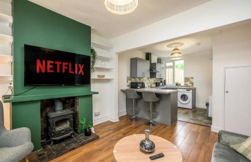 Vale House By EDEN Accommodation - 2 Bedroom Whole House, Sleeps 4 - NEWLY RENOVATED - Foto 2