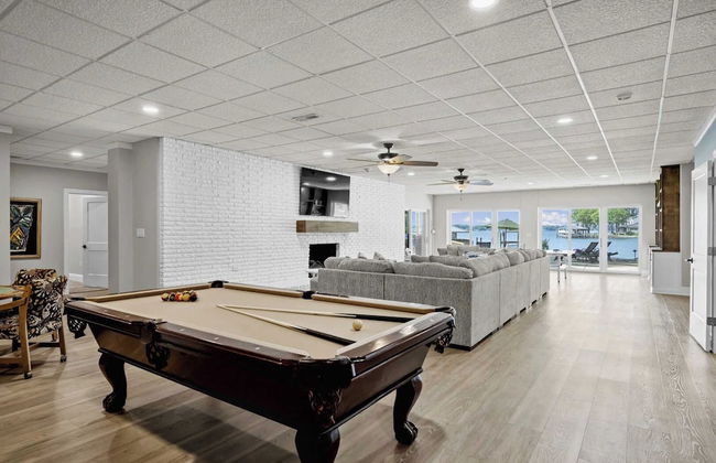 Water, Water Everywhere by Avantstay Pool + Dock - Foto 52