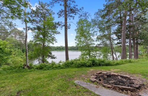 Large Home with lake views and space to entertain friends - Foto 42