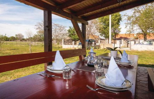 Villa Stone Medal - Photo 100