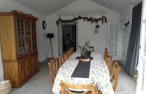 5 Bedrooms/sleeps 10-12/free Wifi & Parking/garden - Foto 66