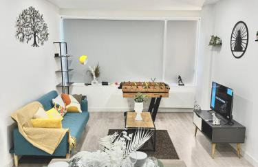 Convenient Contractor & Family Stay - 5 Guests, Pets Welcome, Parking Included! - Photo 2