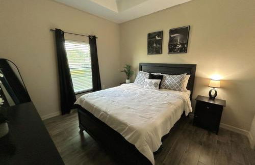 Quiet 2BR Retreat , Fenced yard , Modern Duplex - Foto 14