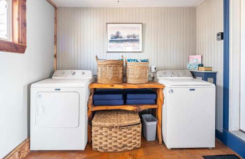 3BR Farmhouse with Views Near Hart Creek Trails - Foto 27