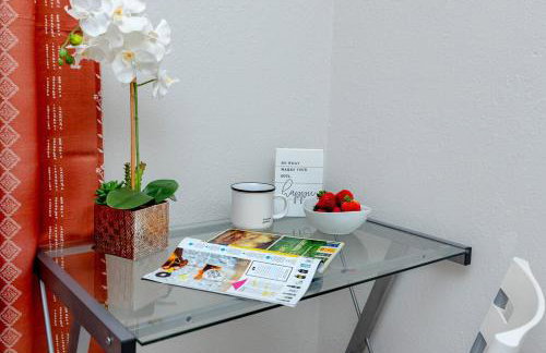 NEW Steps to Downtown - 7 Mins to Beach & Free Parking - Foto 26