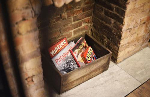 HostWise Stays - The Larryville - Amazing Bathroom, Perfect Location, Custom Build - Foto 38