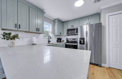 New Listing! Prime Location in Blue Mountain Beach - Foto 2