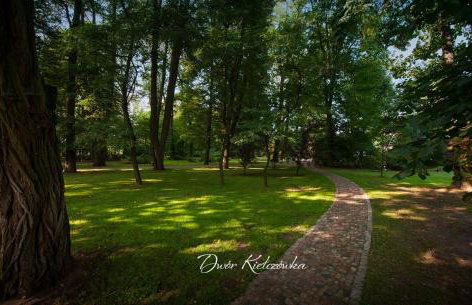 Dwór w Kiełczówce - Foto 17