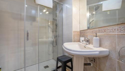 Coral & Apartment & Parking - Foto 3, towels, Shower