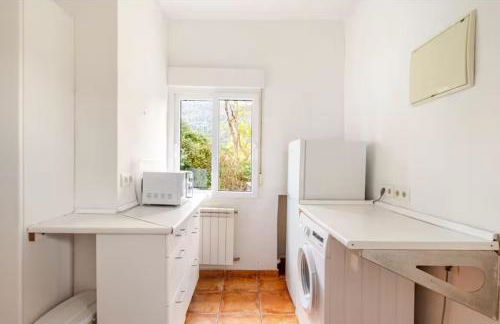 Casa con Jardín Enorme y Vistas Espectaculares Cerca de Pechon - Foto 40