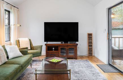 Charcoal Chalet by Avantstay A+ Design w/ Firepit - Foto 13