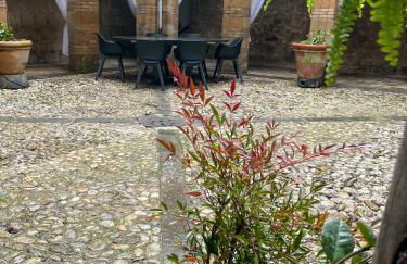 Orvieto: Spacious 3BR 3BA apartment with balcony & patio - Photo 1