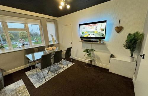 Sleeps 8 3 BED Parking NEC JLR NIA Airport - Foto 5