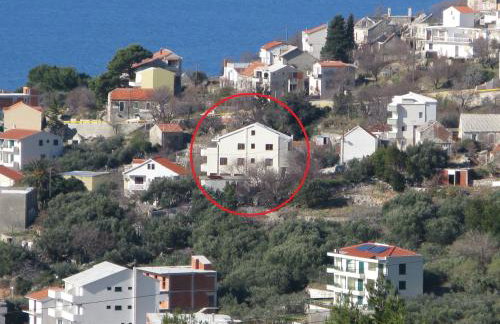 Apartments with parking space Igrane, Makarska - 13535 - Photo 1