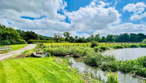 THE HAYLOFT CHESHIRE - Photo 4