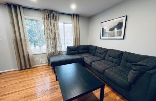 Private Upstairs Unit near Balt City John Hopkins - Foto 3