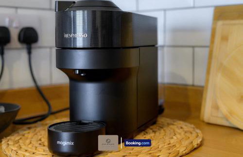 2BR Flat By Paul & Malin Properties Short Lets & Serviced Accommodation Salford - Foto 36