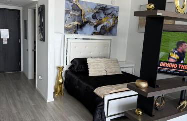 Miami Downtown Brickell Penthouse Studio With Breathtaking Views - Photo 26