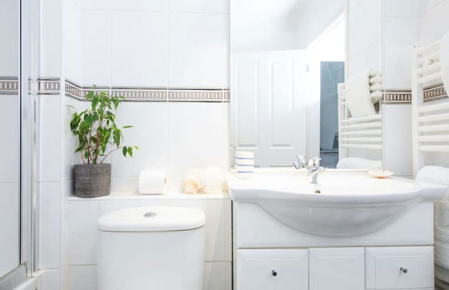 Superior House for 6 Near Beach w Parking Garden - Foto 58