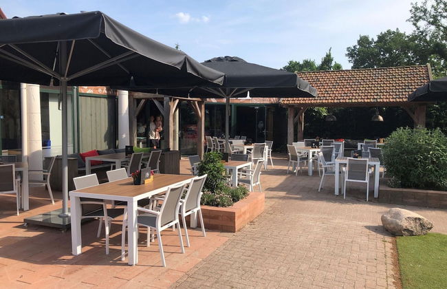 High-end Villa Nestled in Greenery - Photo 24