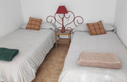 Beautiful Duplex with a Patio - Photo 14