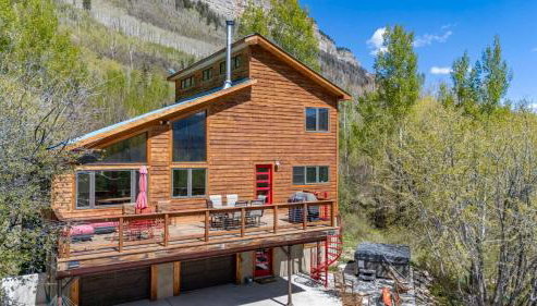 Secluded Mtn home by Purg, Hot Tub, Views! Pets ok - Foto 2