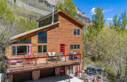 Secluded Mtn home by Purg, Hot Tub, Views! Pets ok - Foto 2