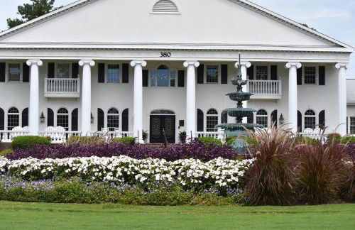 Brunswick Plantation Studio Home 407L with Onsite Golf Course and Pools studio - Foto 9