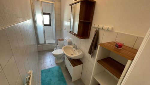 Zentrale Wohnung - Self-Check-In, WLAN Für 4 Personen Ruhige Nachbarschaft - Foto 2, towels, Shower
