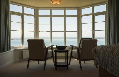 Cliff Top - Panoramic Sea Views with Spa & Hot Tub - Photo 24