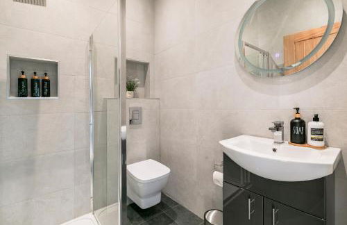 Modern aptmt, 2 Stops to Central London, Smart lock, Netflix - Foto 23