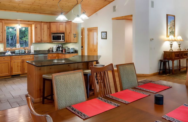 Boardman Monarch Upscale River Lodge HOT Tub! - Foto 62