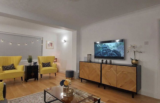 Luxury 5 Bedroom 2 BA House with Parking - Foto 22