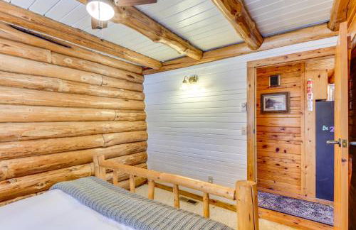 Lakefront Park Rapids Cabin with Decks and Boat Dock! - Foto 17