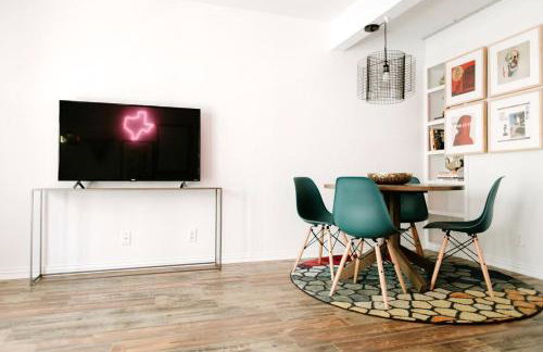 Neon Cool with Pool Clarksville by DT FREE PARKING - Foto 40