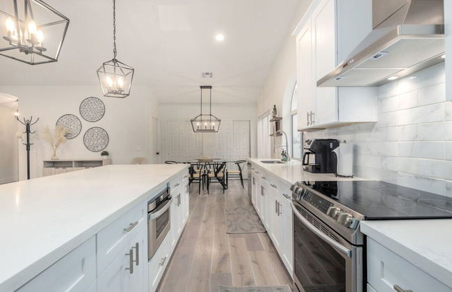 5BR Citrus Estate Sleeps 13 Free Htd Pool Gameroom - Photo 12