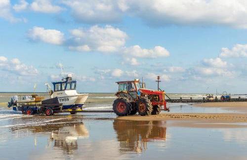 The Coach House Happisburgh - Photo 53